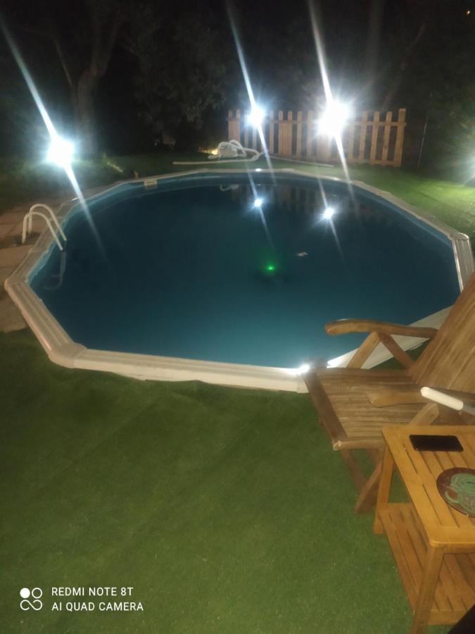 Apartamento Il Borgo Dei Pini Vinci Exterior foto