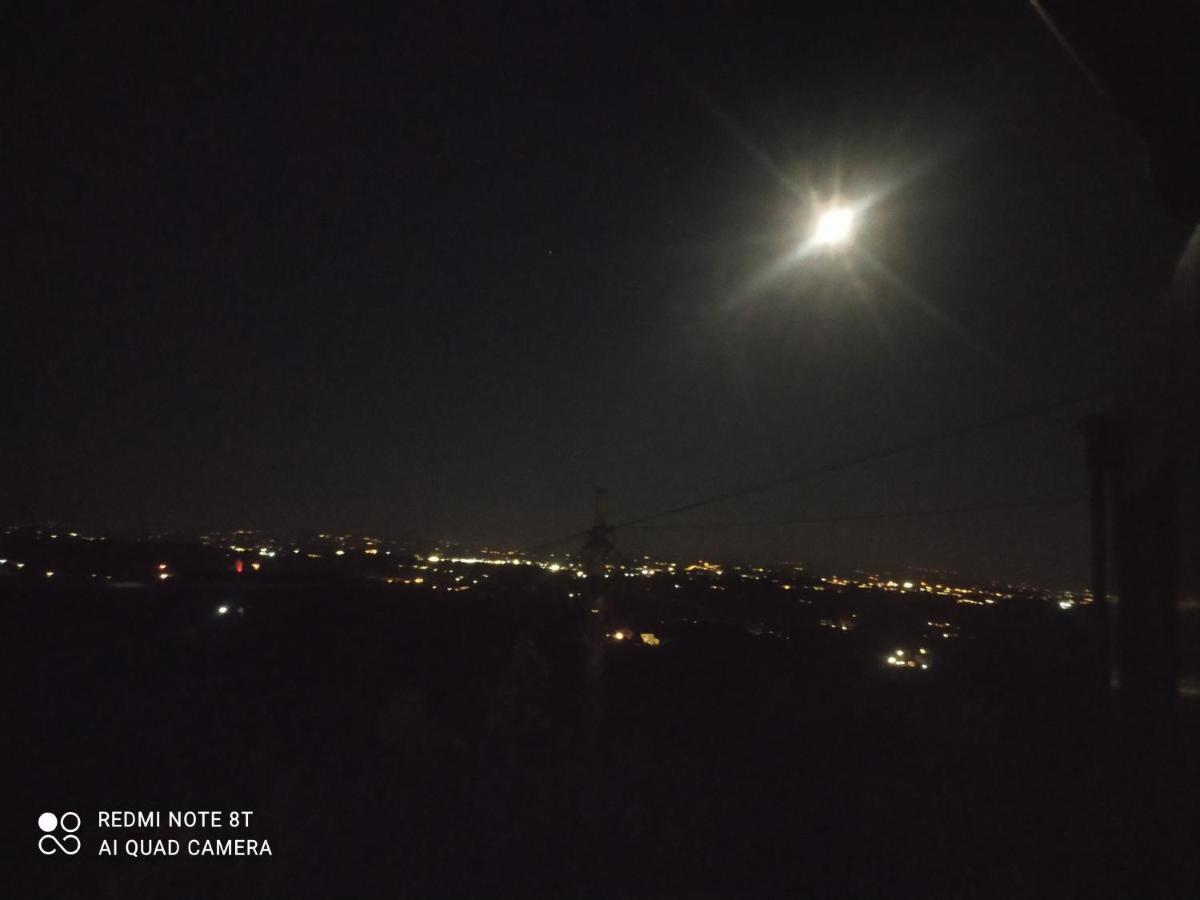 Apartamento Il Borgo Dei Pini Vinci Exterior foto