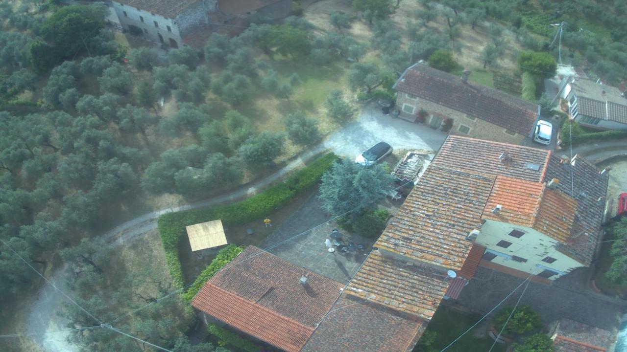 Apartamento Il Borgo Dei Pini Vinci Exterior foto