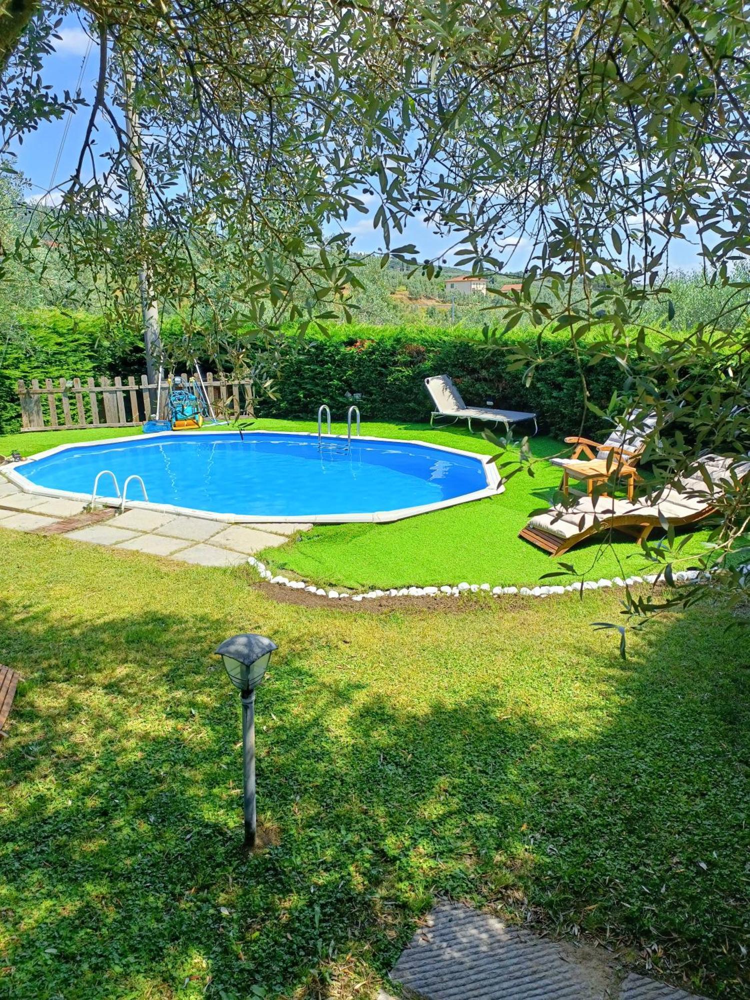 Apartamento Il Borgo Dei Pini Vinci Exterior foto