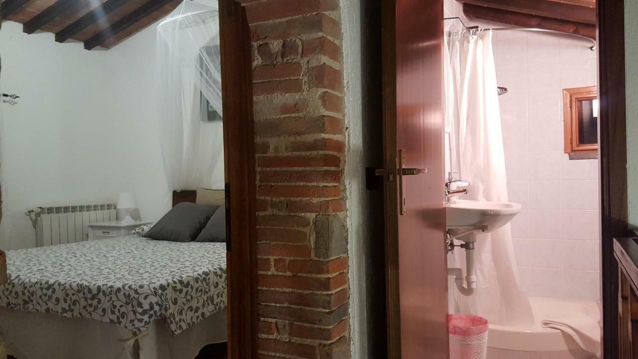 Apartamento Il Borgo Dei Pini Vinci Exterior foto